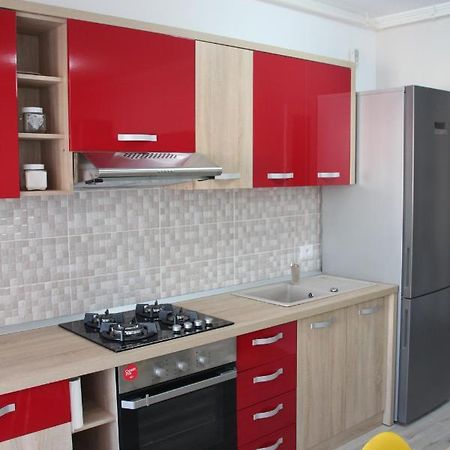 Lowcost Tryp Apartment Oradea Exterior photo