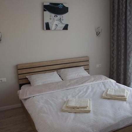 Lowcost Tryp Apartment Oradea Exterior photo