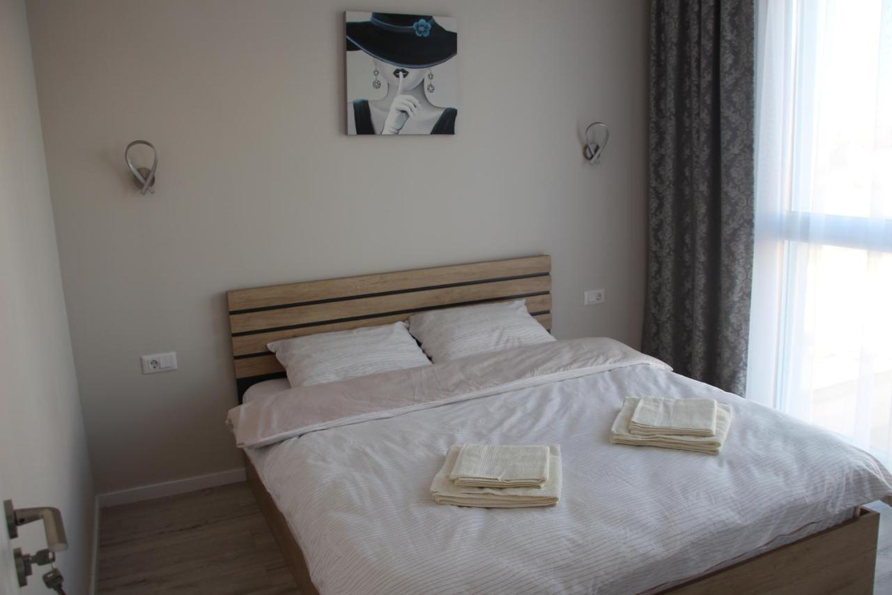 Lowcost Tryp Apartment Oradea Exterior photo