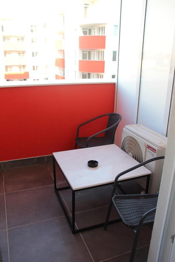 Lowcost Tryp Apartment Oradea Exterior photo