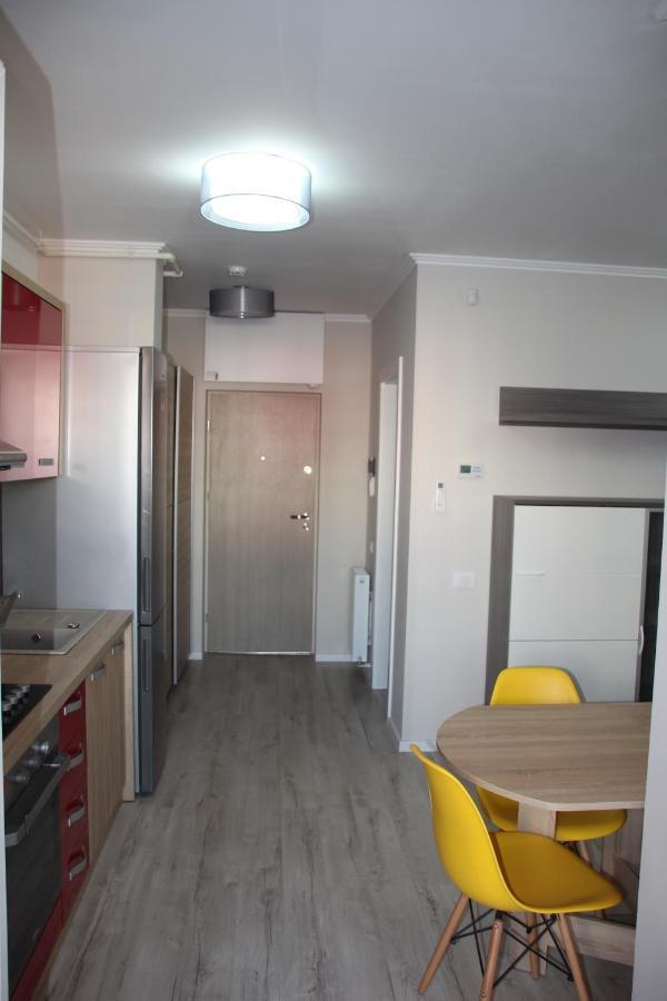 Lowcost Tryp Apartment Oradea Exterior photo